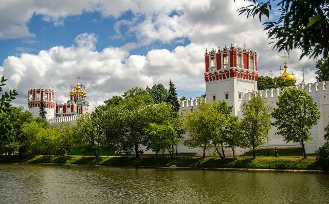 Напрудная башня Новодевичьего монастыря